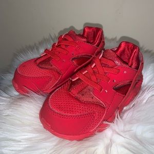 STILL AVAILABLE- Nike Huarache Run